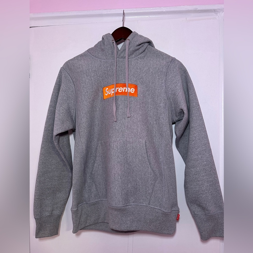Supreme hoodie